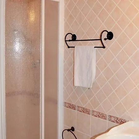 Roseto Exclusive With Swimming Pool